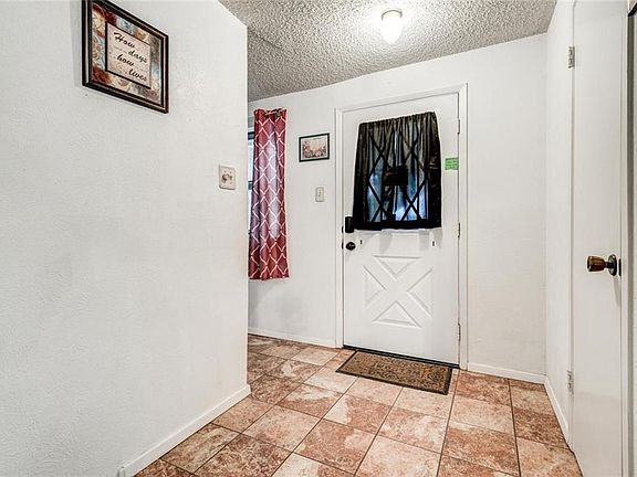 4th image of 9904 Farmers Branch St