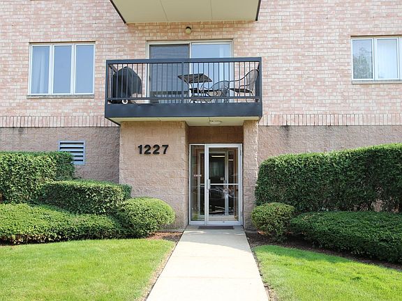 3rd image of 1227 Brown St APT 302