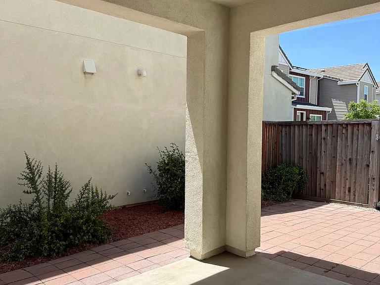 16763 Murphy Ave — Photo 18