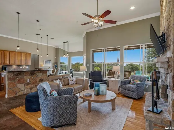 101 SHADY RIDGE DR, Boerne, TX 78006