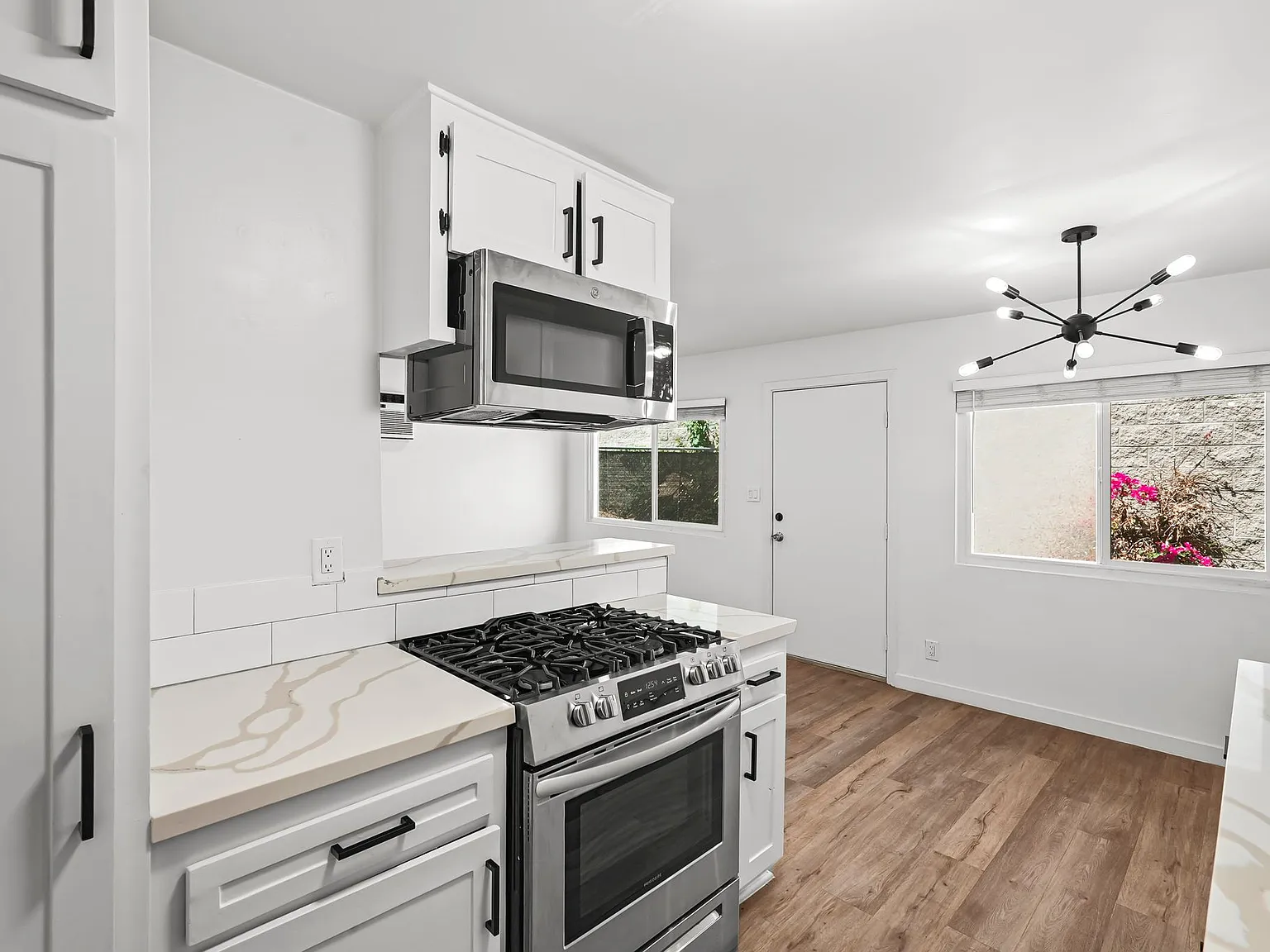 1 bed, 560 sqft, $1,950 — Photo 2