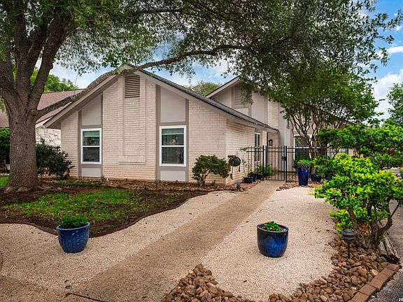 3rd image of 16930 Summer Creek Dr