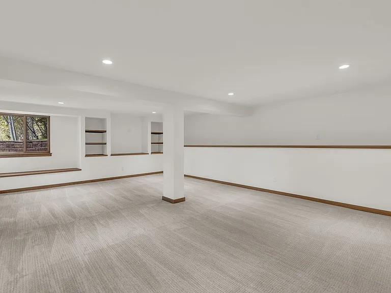 7346 Pinebrook Rd — Photo 26