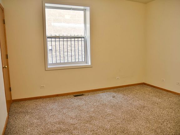 5th image of 1446 N Leavitt St #2RR