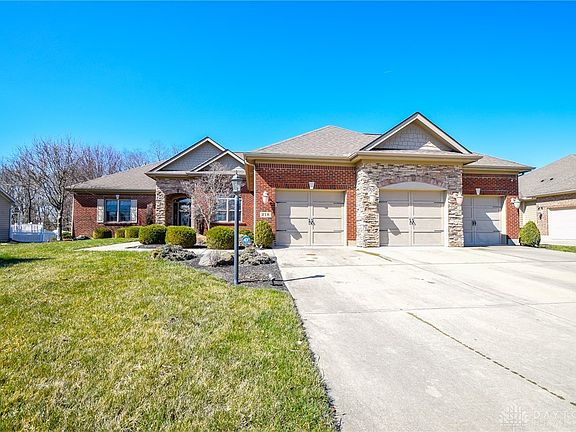 3rd image of 218 Triple Crown Dr