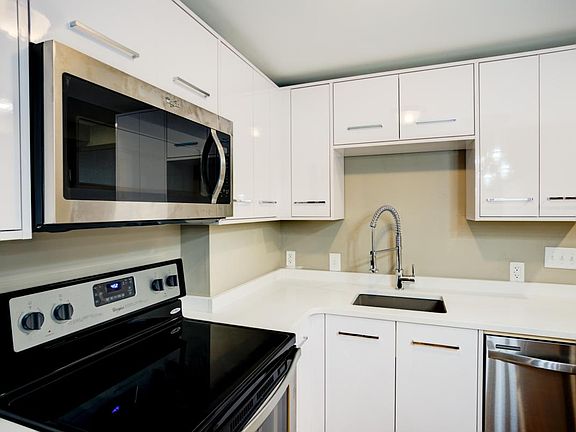 2nd image of 1555 N 4th St #5