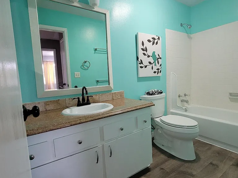 Upstairs hall full bathroom.