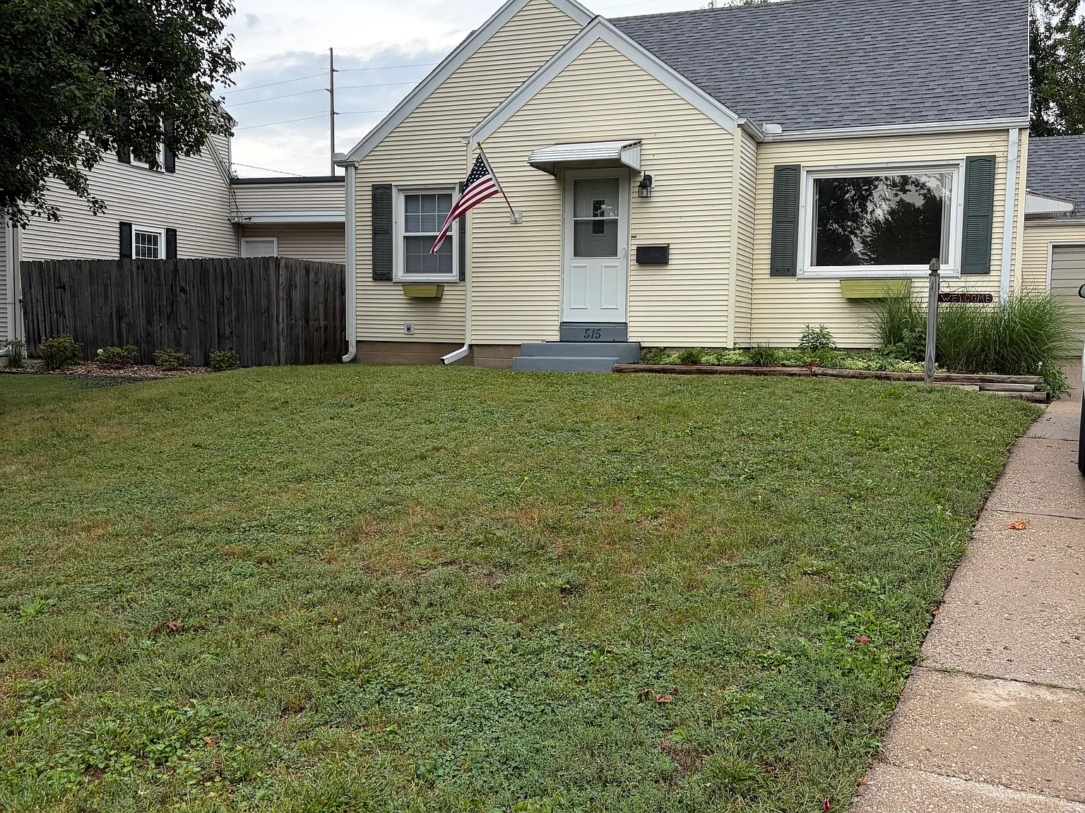 515 W Knoll Crest Dr — Photo 1