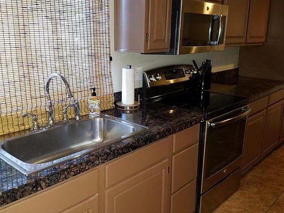 5th image of 2720 E Larkspur Dr