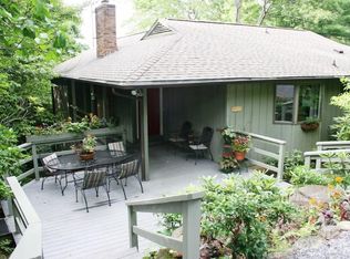 31 Rhododendron Rd, Black Mountain, NC 28711
