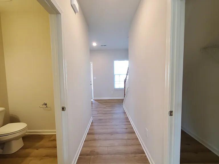 1217 Leanndra Park — Photo 6