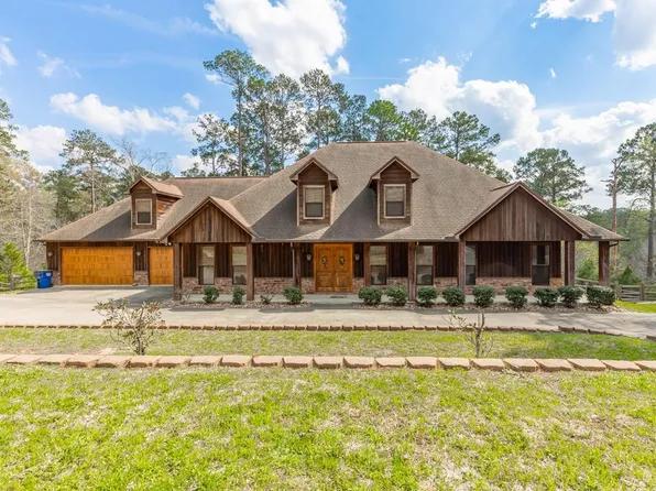 1955 Wingate Blvd, Brookeland, TX 75931