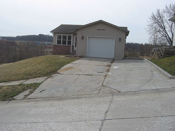 4th image of 405 Fairview Dr