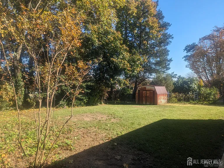 6 Hillside Ave — Photo 28