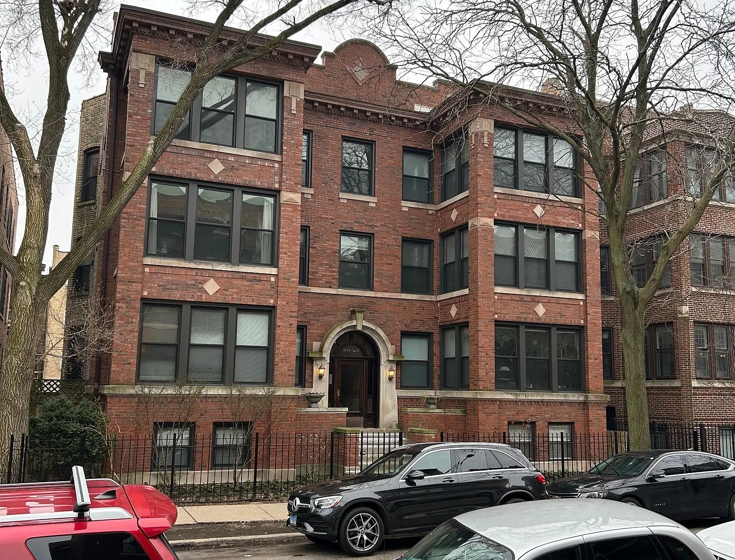 4 bed, 3500 sqft, $4,500 — Photo 1