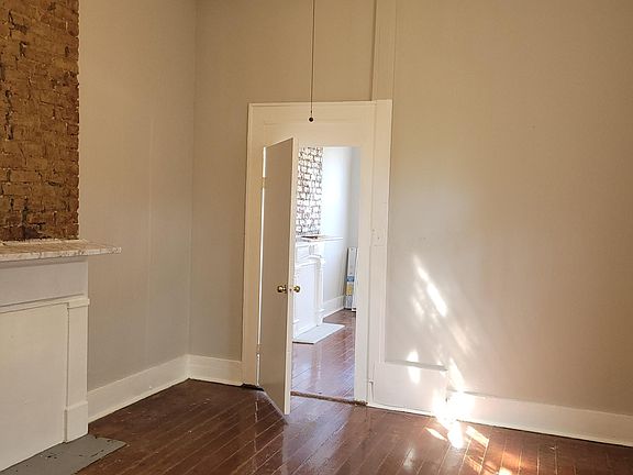 3rd image of 825 Nunez St