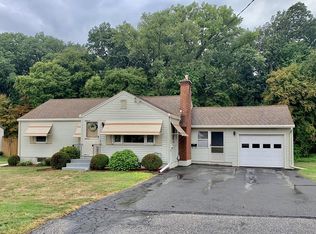 30 Barre Cir, Chicopee, MA 01013