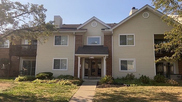 1st image of 1420 Lake Pointe Way APT 6
