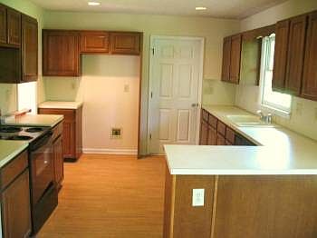 3rd image of 1315 Wheatfield Dr