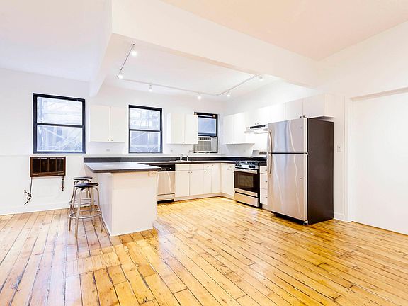 4th image of 100 Chambers St APT 5