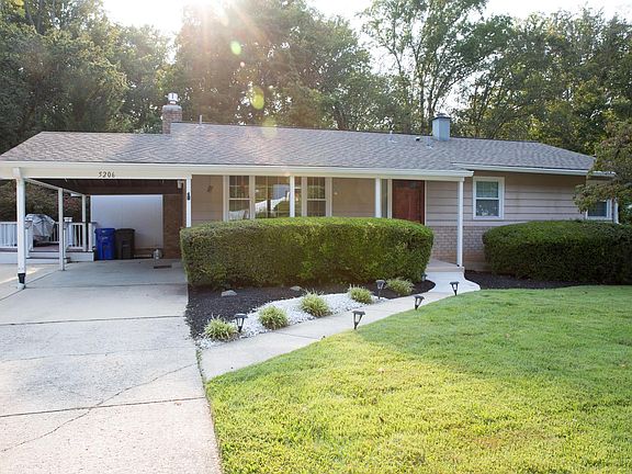 House for Rent (4 beds, 3 baths, 2,496 Square Feet)