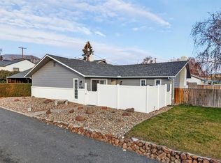 209 S Ridgeway Dr, Yakima, WA 98901