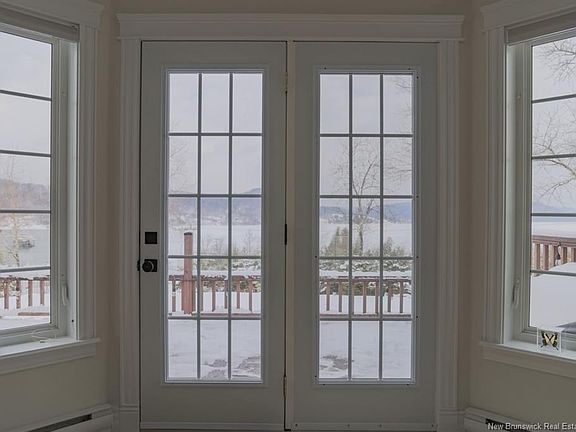 4th image of 23 Merritt Hill Rd