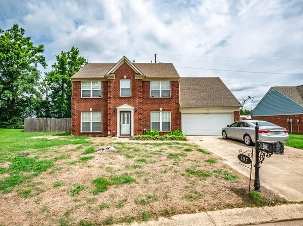 107 Sunrise Cv, Batesville, MS 38606