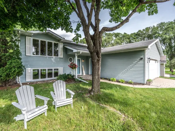 10112 Englewood Dr, Eden Prairie, MN 55347