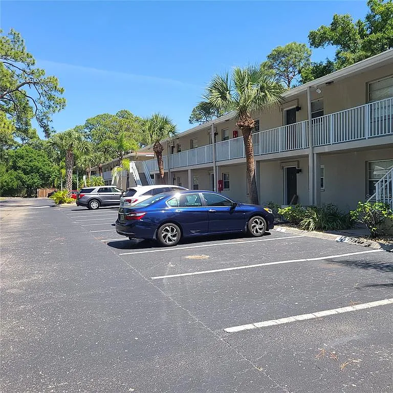 Building Photo - 924 La Costa Cir #4