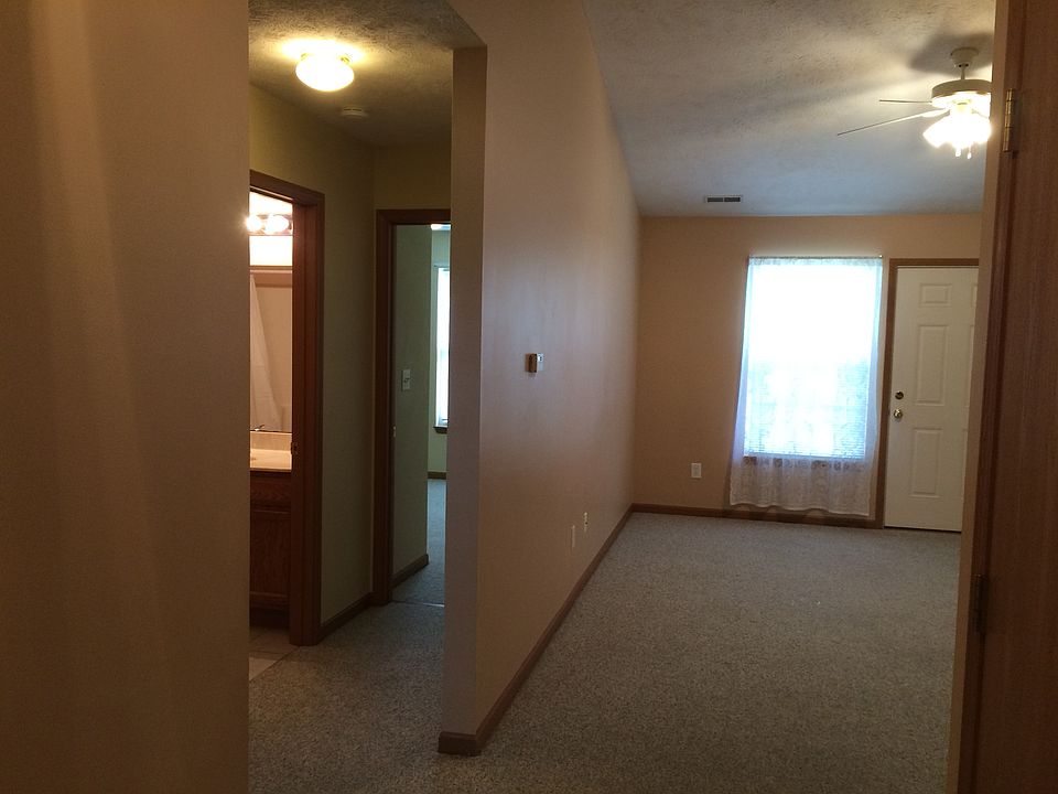 1st image of 3330 Hopkins Dr