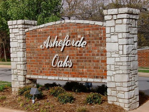 Asheforde Oaks Entry