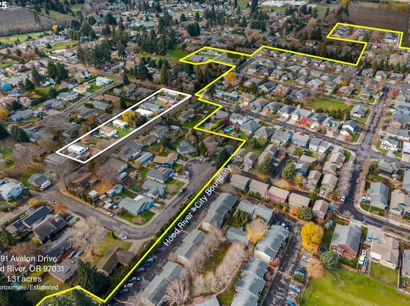 3391 Avalon Dr, Hood River, OR 97031