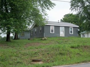 610 W McPherson St, Knob Noster, MO 65336