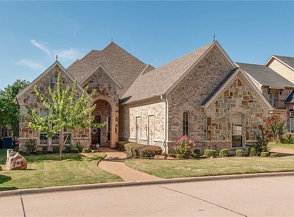 2nd image of 3802 Park Manor Ct