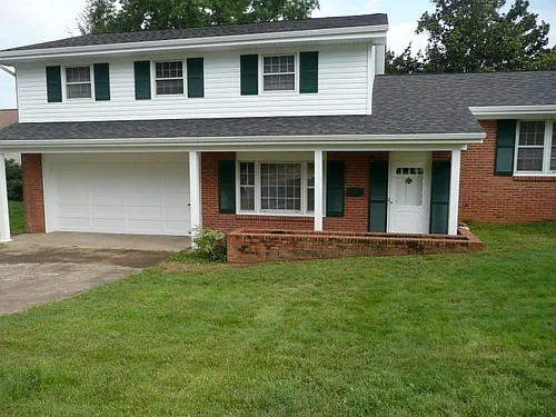 1025 Lake St Photo 1