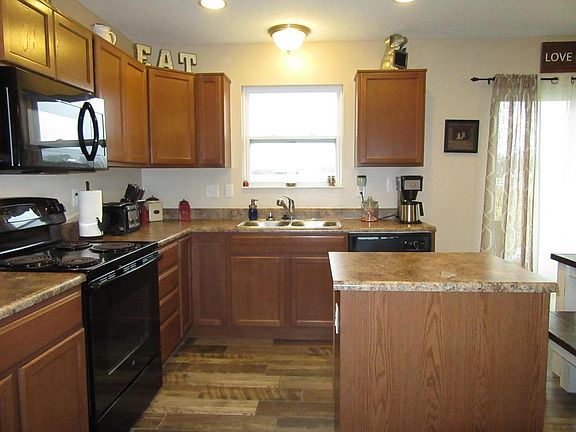 3rd image of 515 Doral Ct
