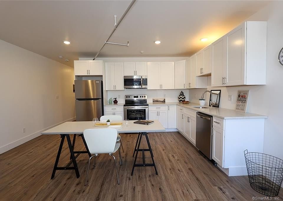 104 Main St, Torrington, CT 06790 Zillow