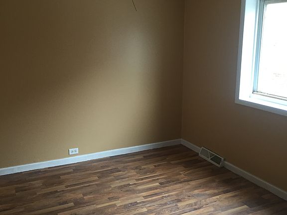 3rd image of 897 W North Ave