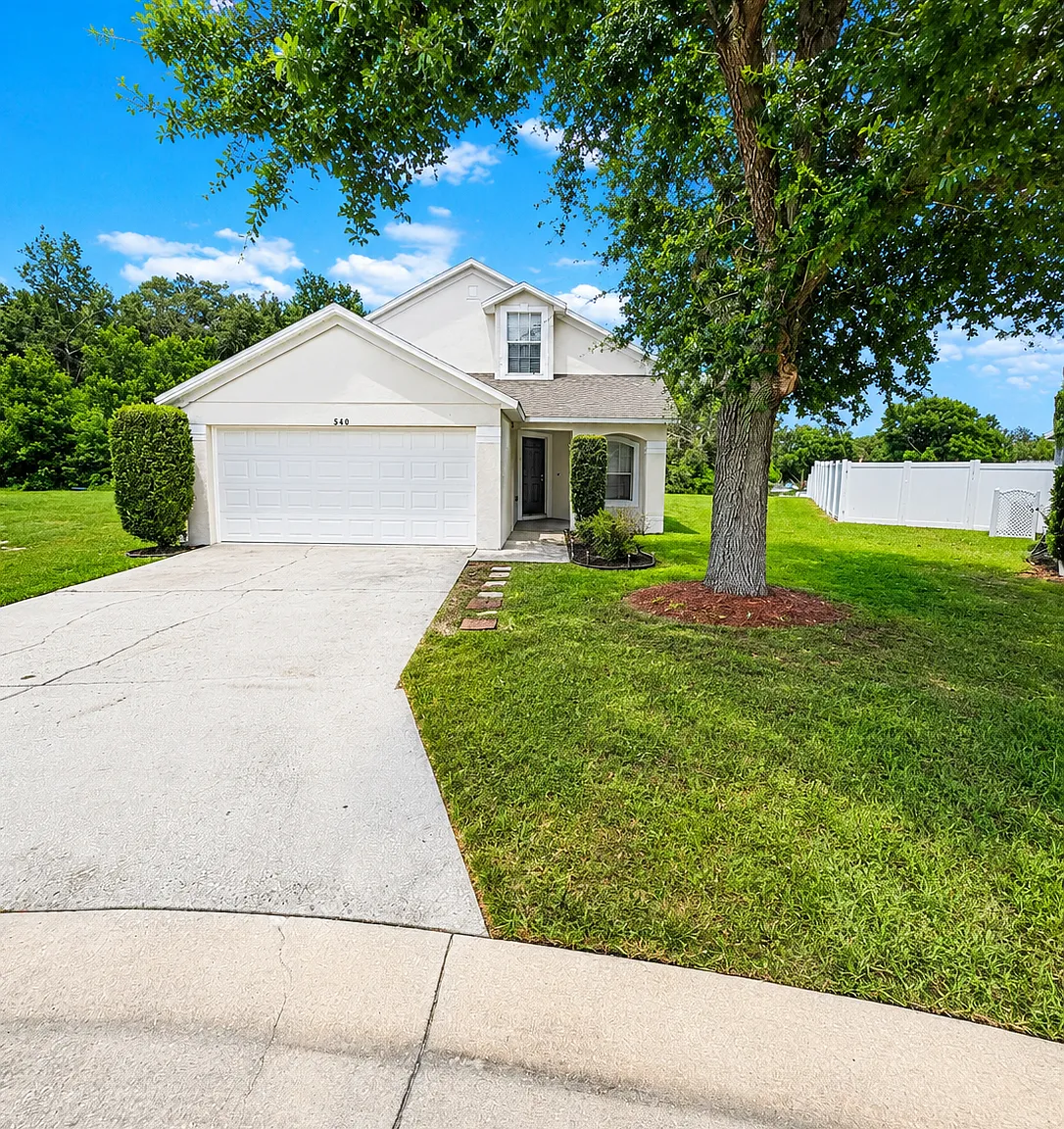 4 bed, 2.5 bath, 1578 sqft, $2,100 — Photo 1