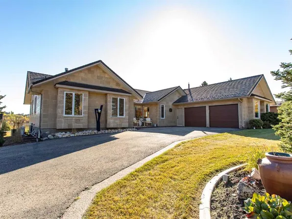 37 W Wildrose St, Lacombe County, AB T4L 1Y4