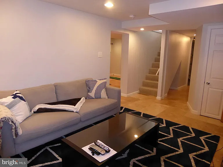323 S Adams St — Photo 30