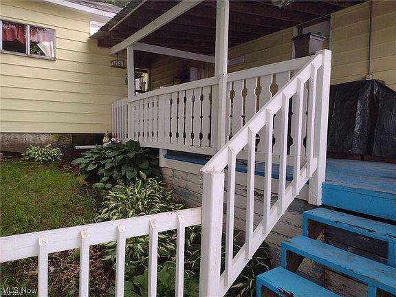 2nd image of 1004 Collins Memorial Dr
