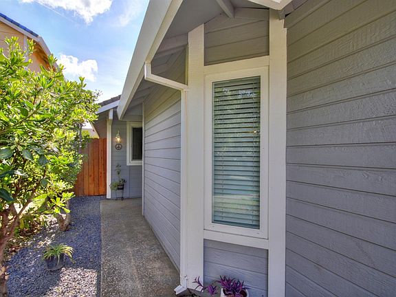 4th image of 1329 Hidalgo Cir