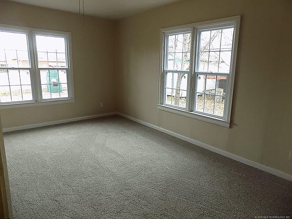 4th image of 710 N Burgess St