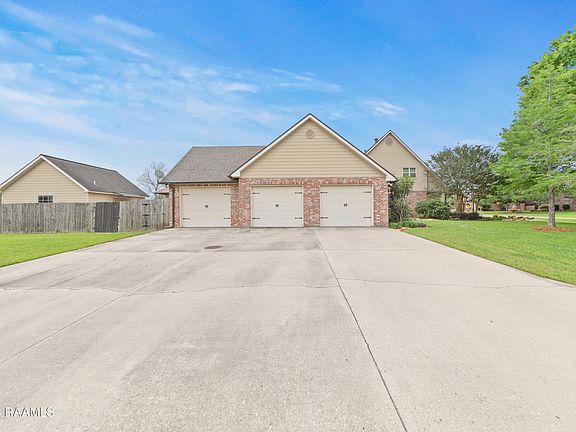 4th image of 151 Channing Way