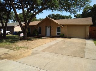 1008 Winterwood Dr, Lewisville, TX 75067