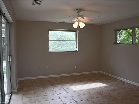 5th image of 5069 Greenbriar Dr