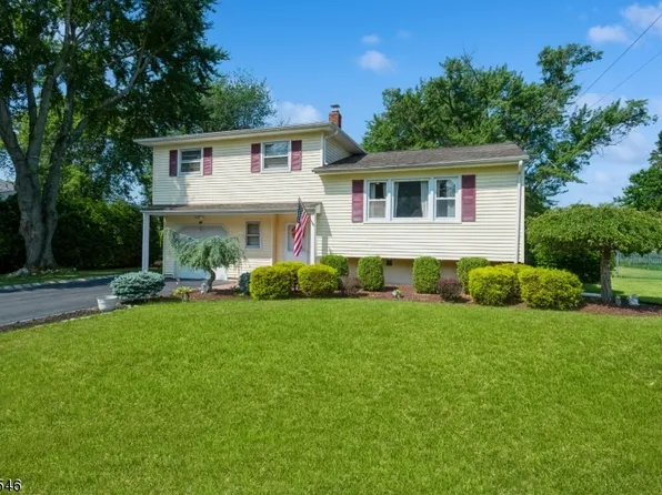 66 Janice Drive, Spotswood, NJ 08884
