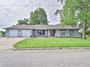 11 W 29th St, Higginsville, MO 64037